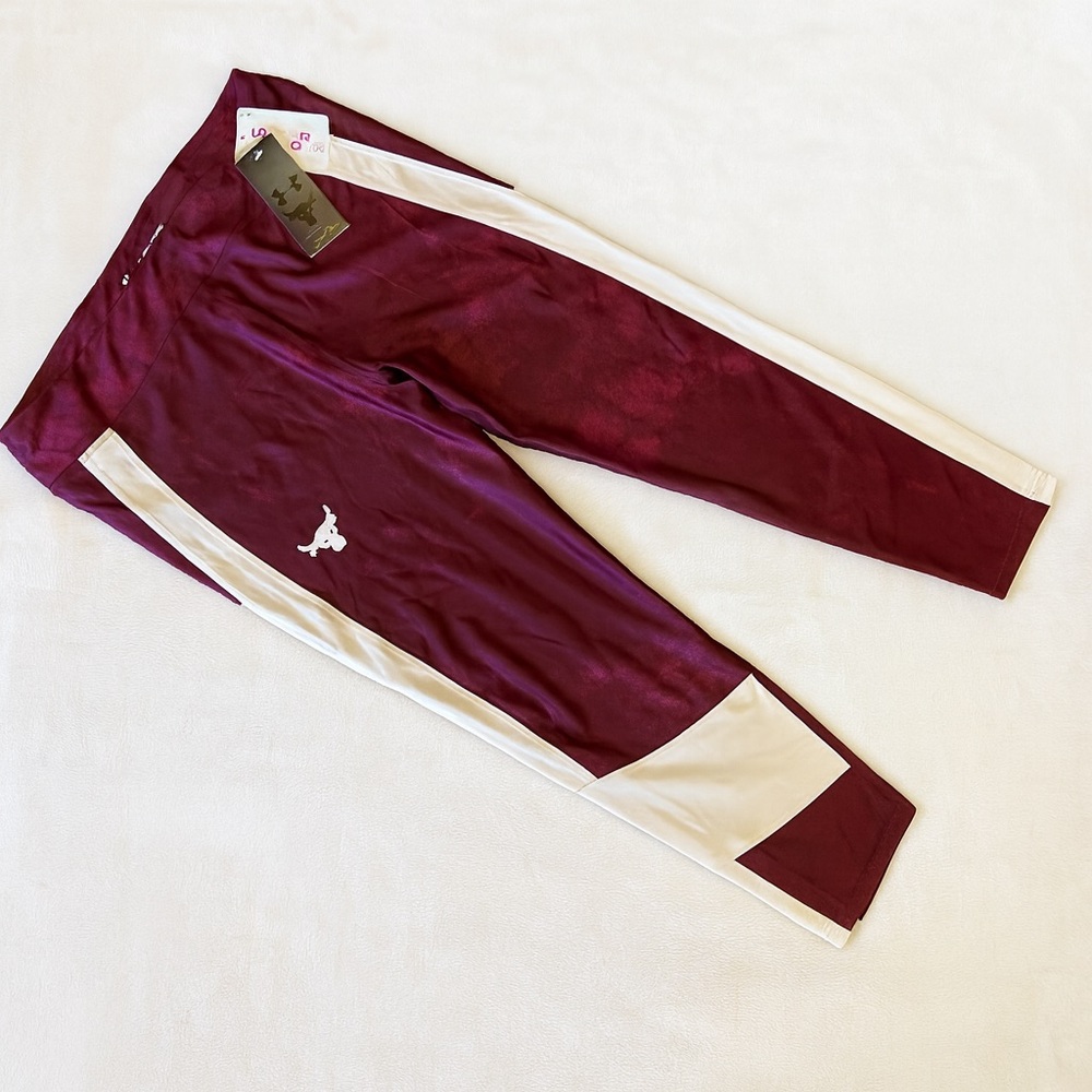 Under armour youth XL fitted heatgear athletic leggings in deep purple-maroon